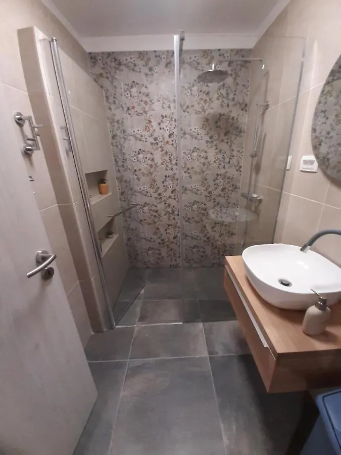 Qr Apartment For Family, Couples, And Friends Stay In Rijeka Croatia