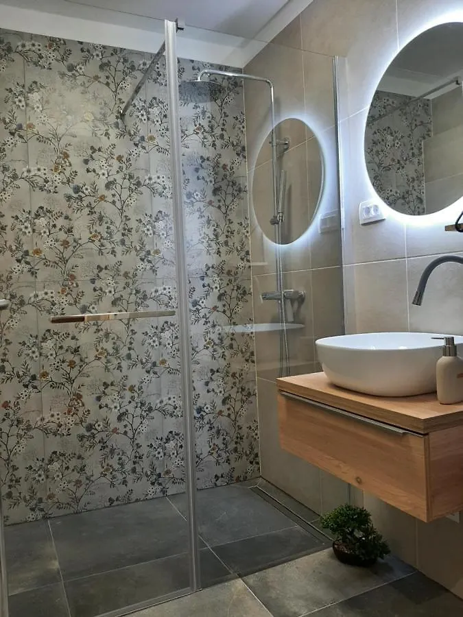 Qr Apartment For Family, Couples, And Friends Stay In Rijeka