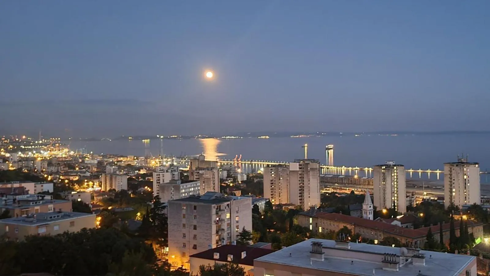 Qr Apartment For Family, Couples, And Friends Stay In Rijeka